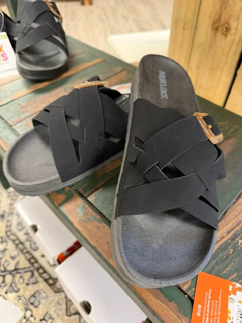 Sandal